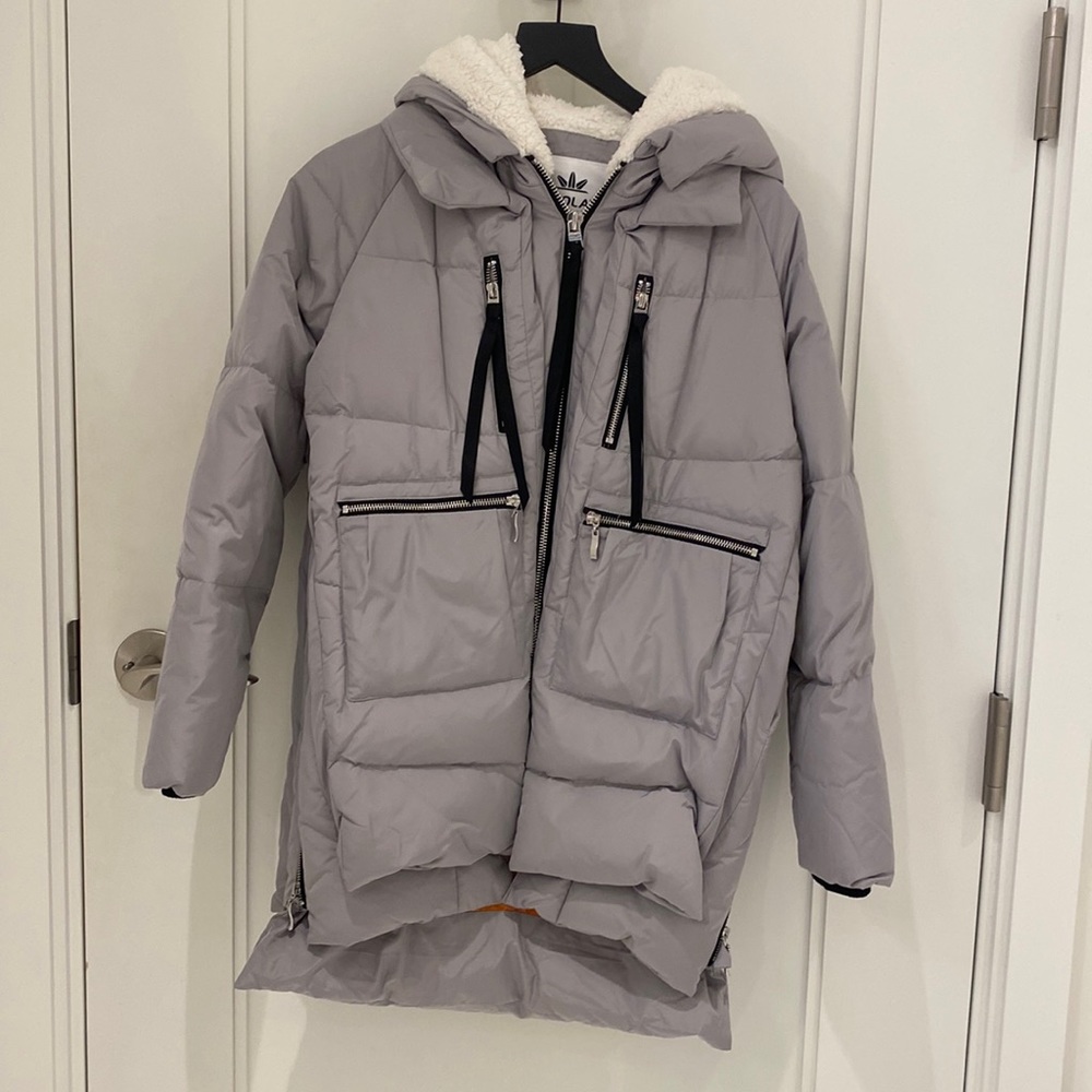COPY - Orolay grey puffer coat with zipper details.